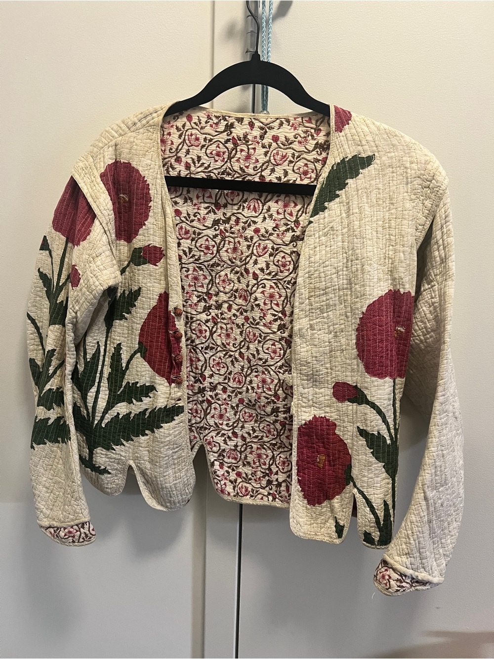 Vintage Reversible Quilted Jacket W/ Red Floral Appliqué XS/S (buttons missing)